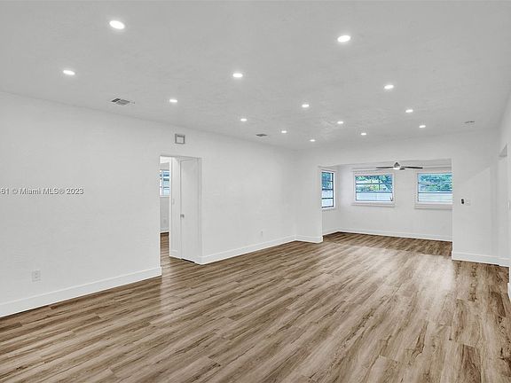 5th image of 510 NE 174th St