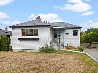 552 Davida Ave, Saanich, BC V9A 2C7