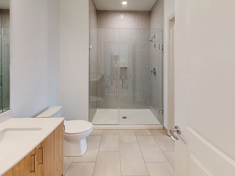 101 N Meridian — Photo 117