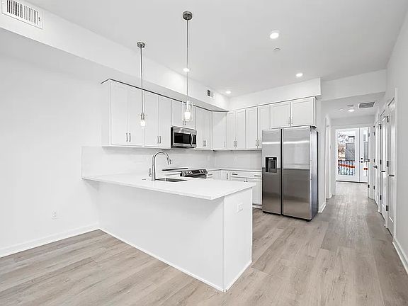 5th image of 2327 Frankford Ave Unit 2