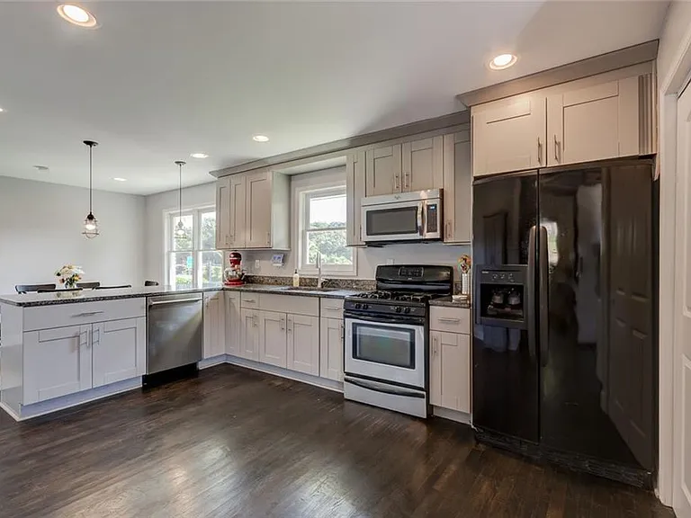 1848 Winthrop Dr SE — Photo 12
