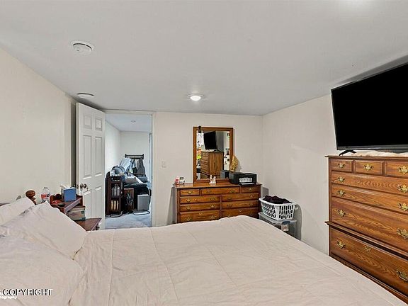 4th image of 2812 S Wickham Cir