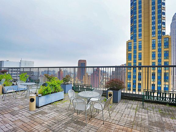 2nd image of 445 5th Ave #14E