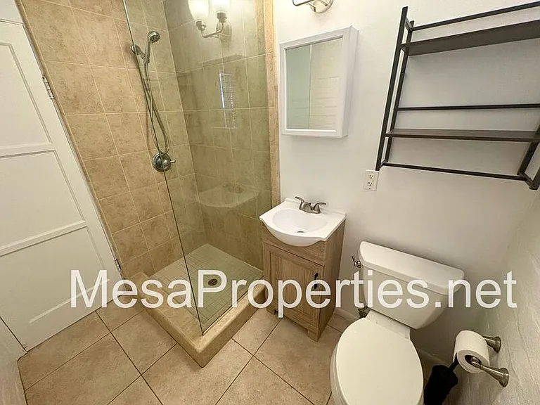 1480 N Mills Ave #BACK HOUSE — Photo 9