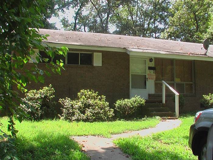 1st image of 608 Camrose Dr