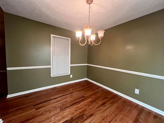 2nd image of 425 Abbottswood Dr