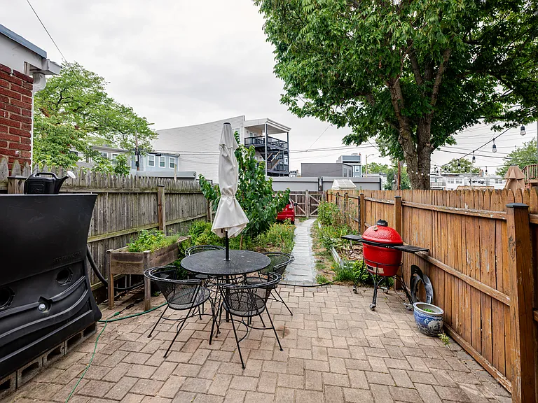 235 17th St SE — Photo 23