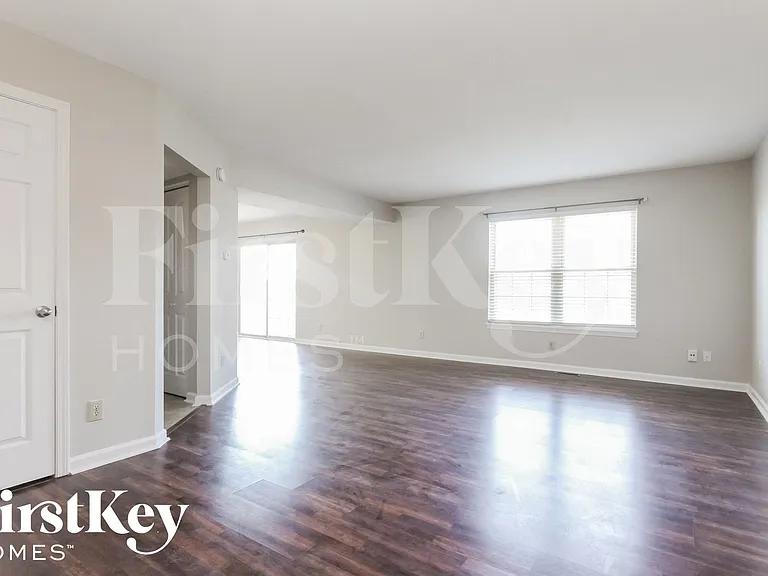 85 Westridge Blvd — Photo 2