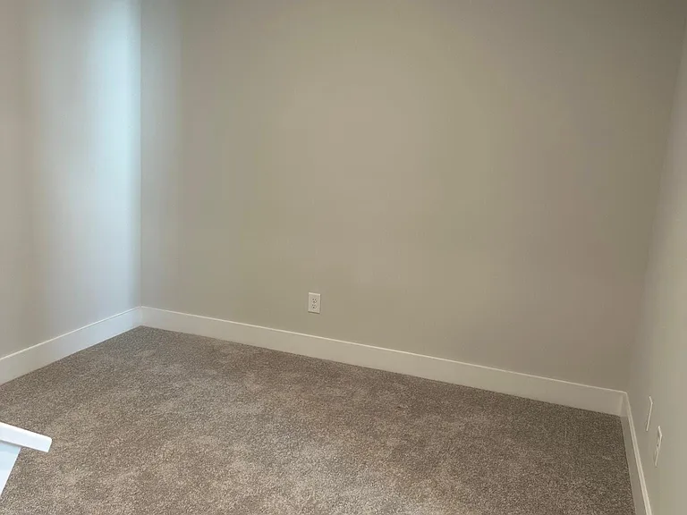 9704 Munsing Dr — Photo 16
