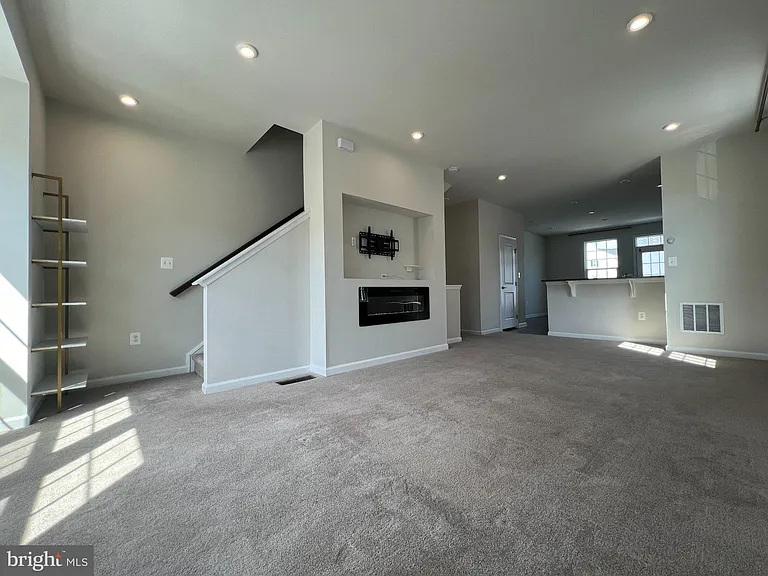 526 River Rd — Photo 14