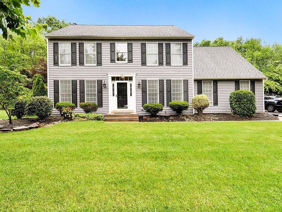 1st image of 12 Tracy Dr