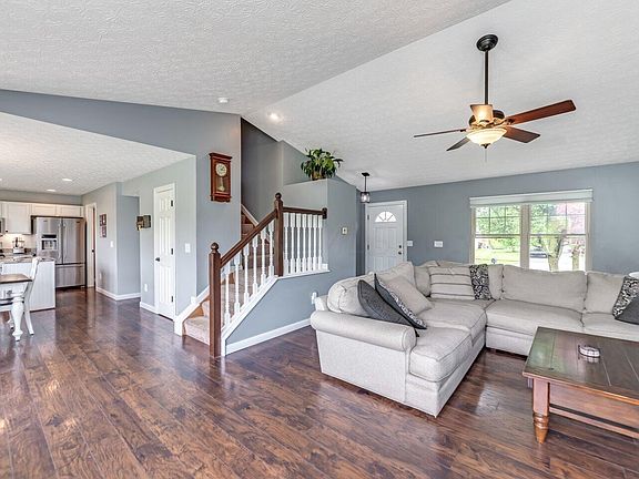 4th image of 7517 Totten Springs Dr