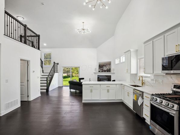 34 Gold Meadow Dr, Lewis Center, OH 43035