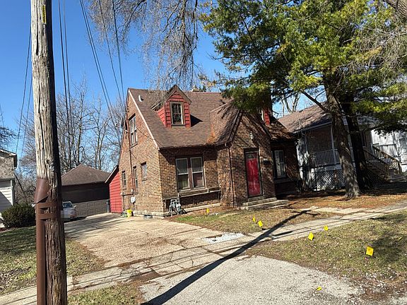 4th image of 15006 Perry Ave