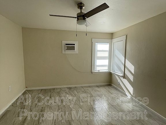 3rd image of 1163 Drew St Unit 5