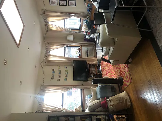 Rented by Batra Group Inc | media 20