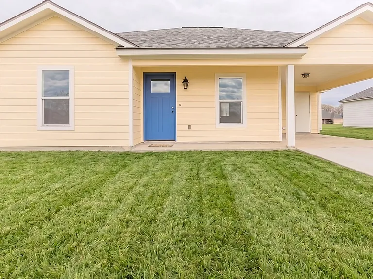 1019 Lillian Michel Dr — Photo 1