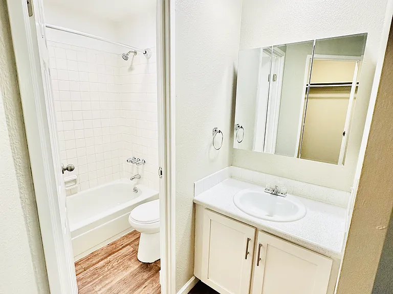 Step into elegance with this modern bathroom, designed for luxury and comfort. Step into elegance with this modern bathroom, designed for luxury and comfort.