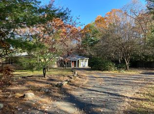 20 Breckenridge Rd, Hadley, MA 01035