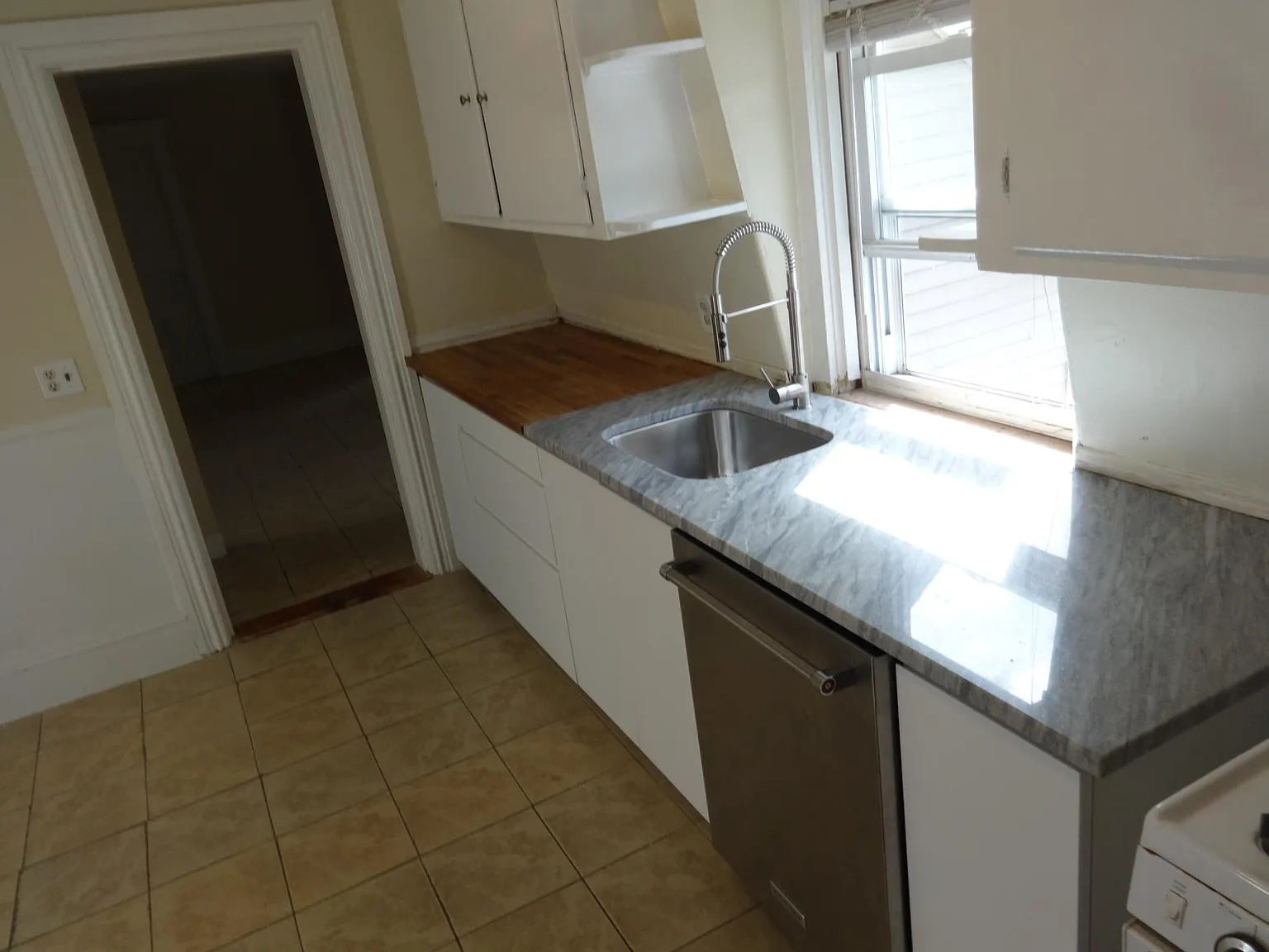 2 bed, 1000 sqft, $2,600 — Photo 2