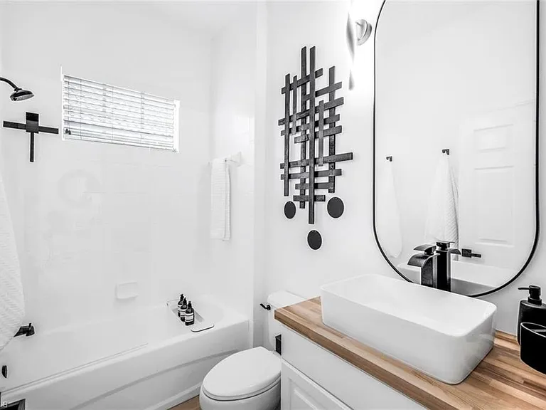 16188 Parque Ln — Photo 22