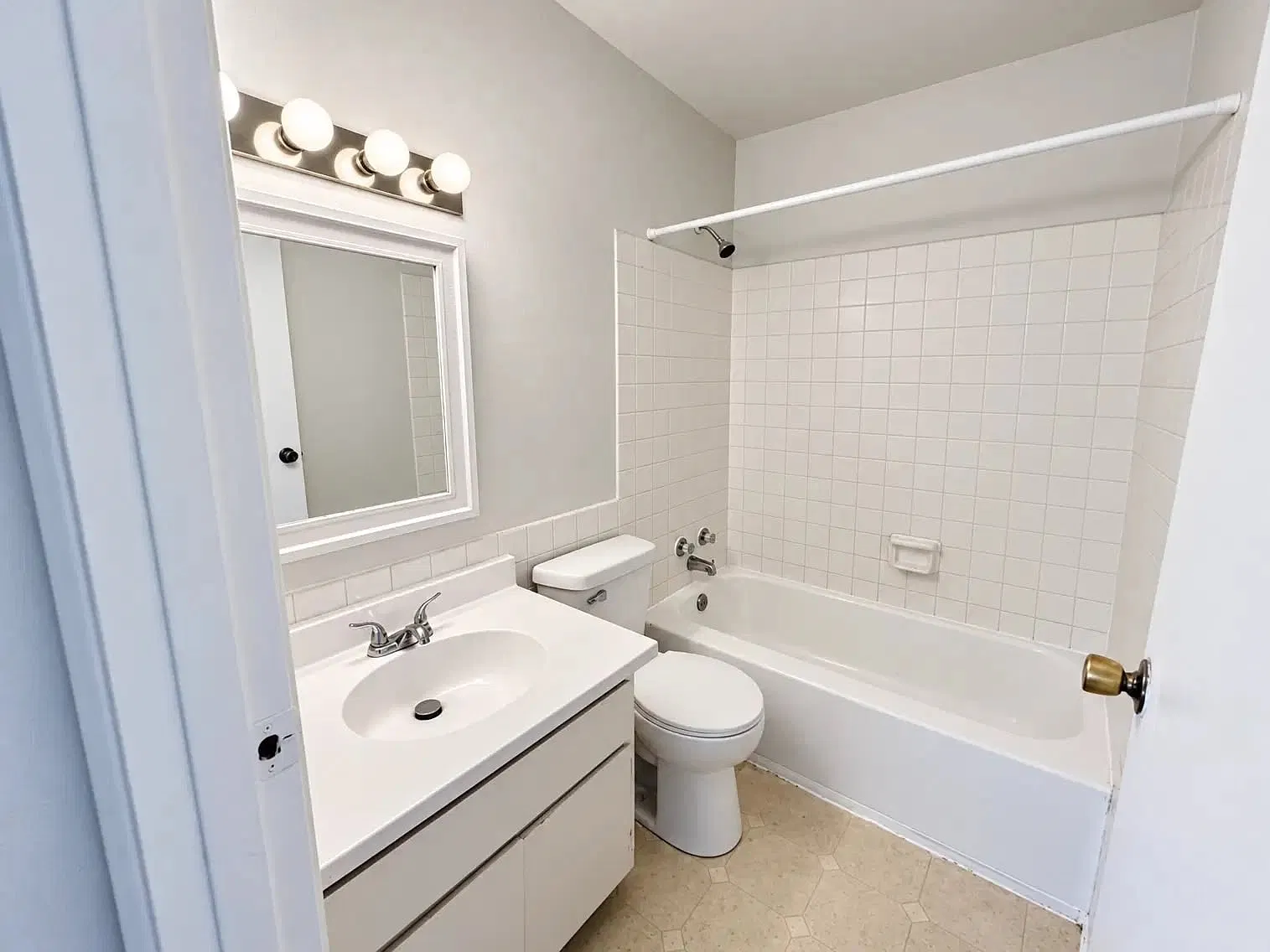2 bed, $850 — Photo 4