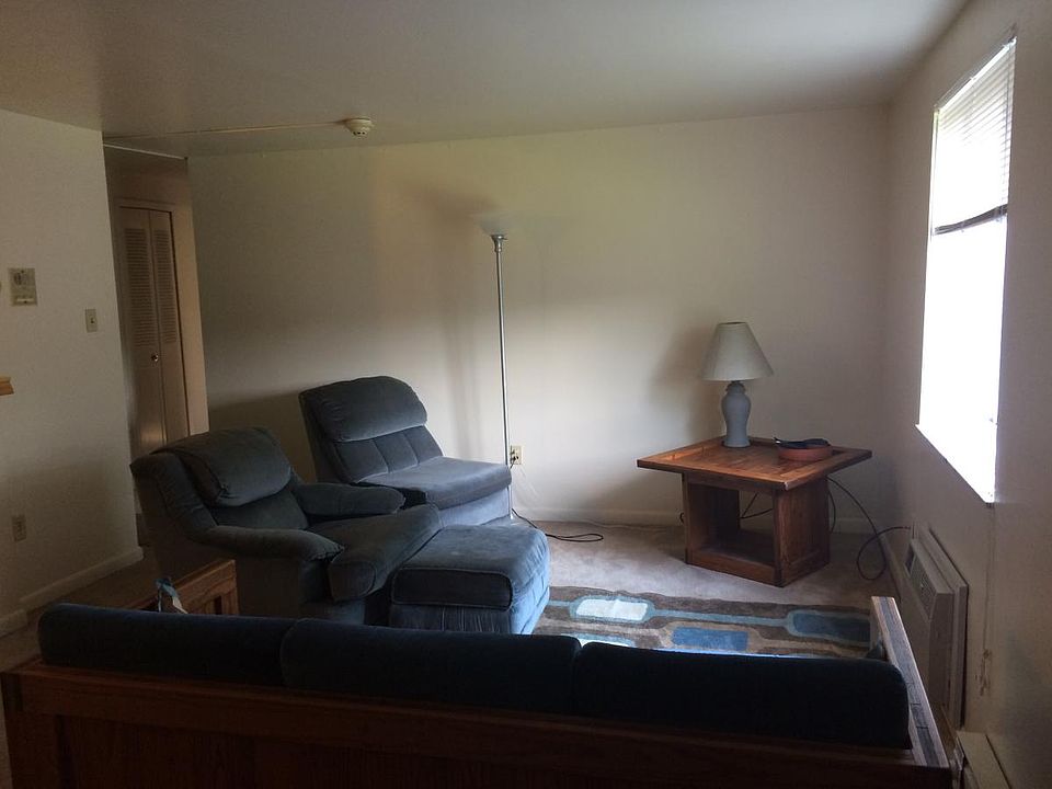 2nd image of 825 N Main St APT 12