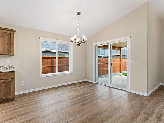 4th image of 2847 SW Eastwood Ln