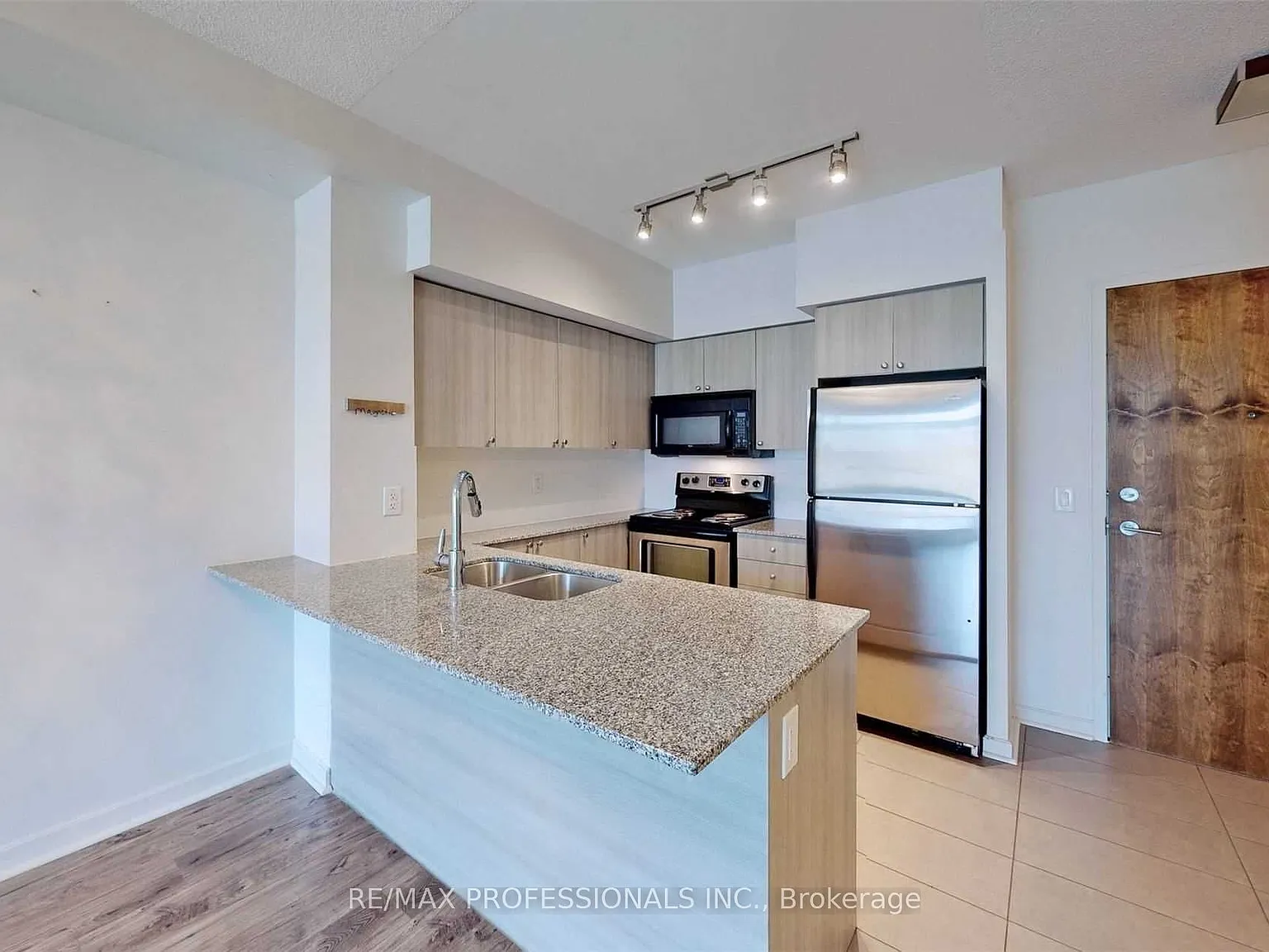 2 bed, $2,475 — Photo 4