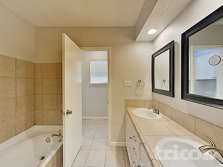 5711 Calumet Dr — Photo 8