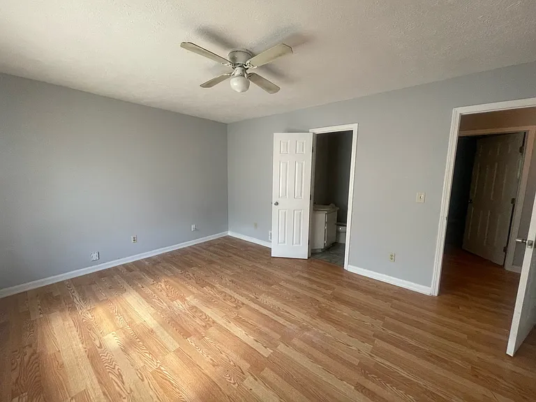 5215 Ridge Forest Dr — Photo 6