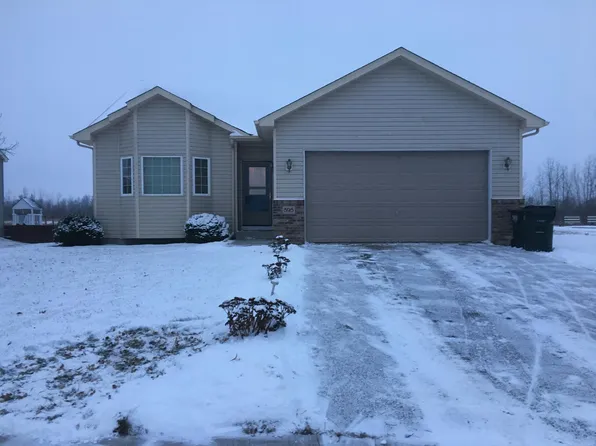595 Knollwood St W, Annandale, MN 55302