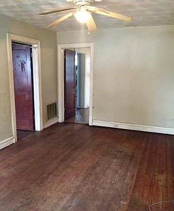 4th image of 1802 Blair St