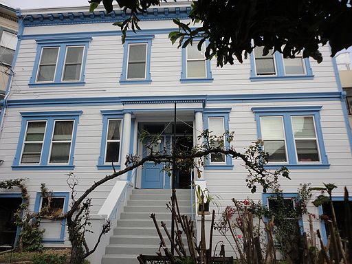 1st image of 824 Lombard St