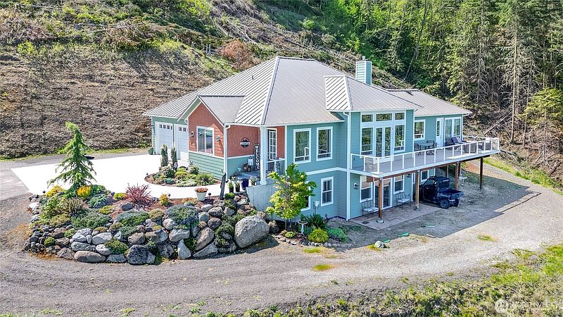 2nd image of 413 Mount Place
