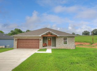 1303 Justins Trl, Neosho, MO 64850