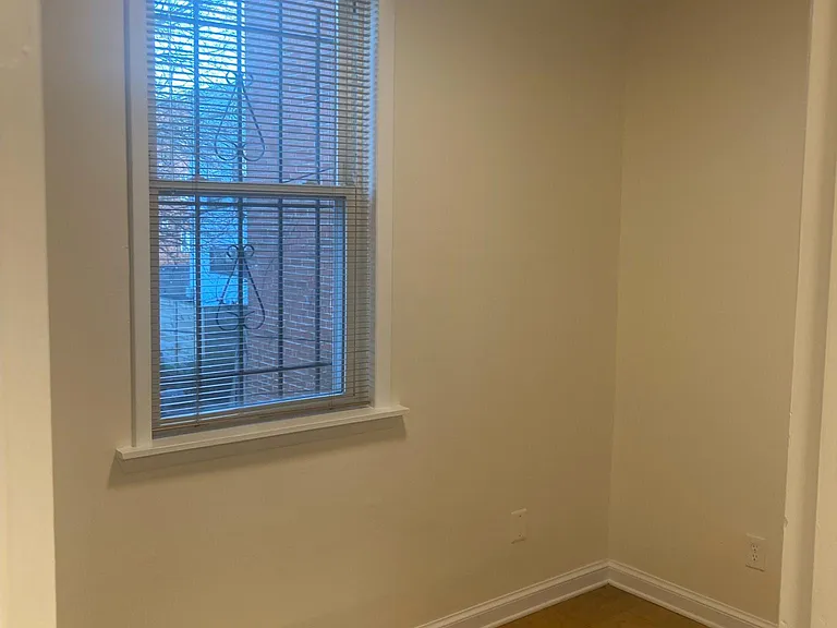 639 11th St NE — Photo 5