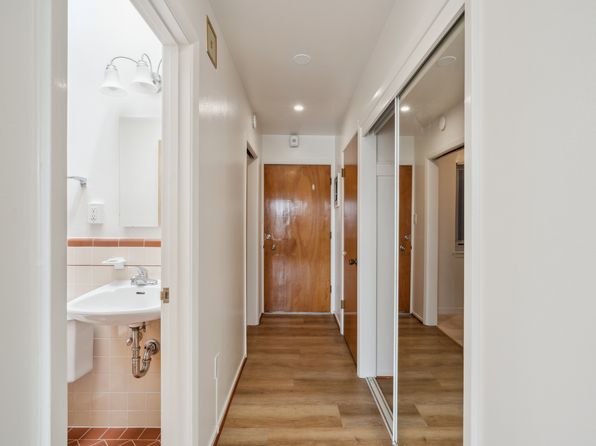 10 Lupine Ave APT 28