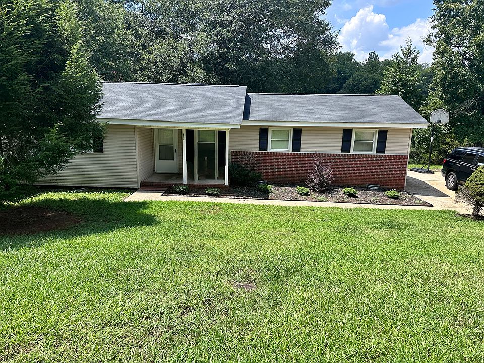 1st image of 206 W Yellow Wood Dr