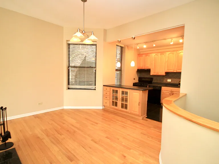 2219 N Clifton Ave #1W — Photo 9