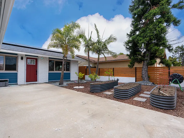7143 Teasdale Ave — Photo 3