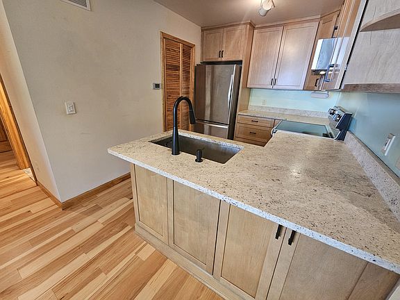 3rd image of 808 Jones Dr