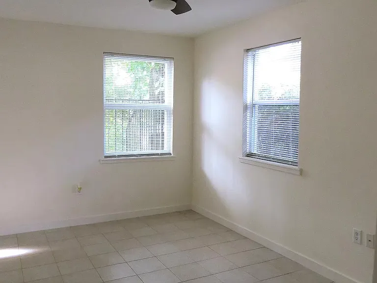 509 Highland Ave — Photo 9