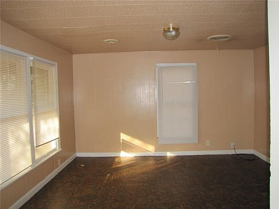 2nd image of 6213 Griggs St
