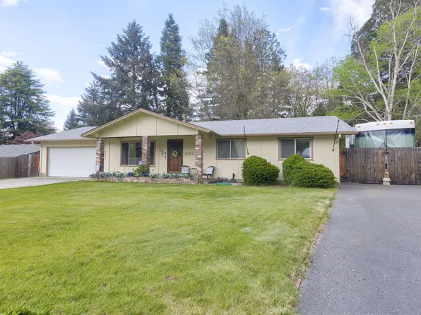2191 Mayfield Dr, Grants Pass, OR 97527