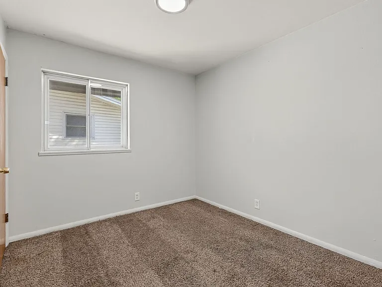 723 Shepley Dr #4 — Photo 3