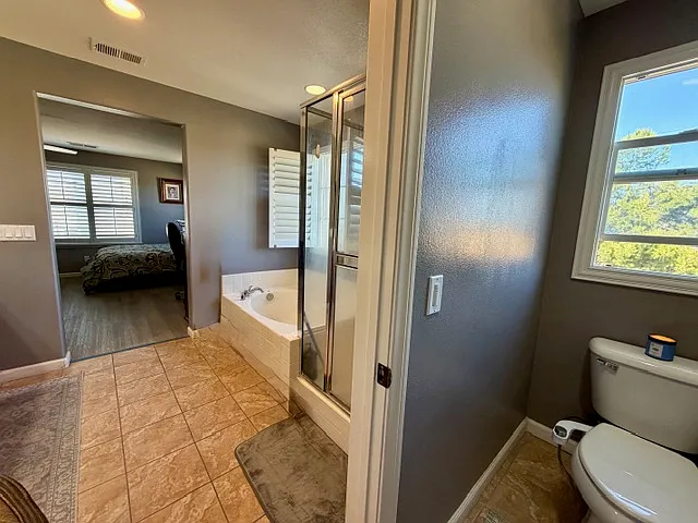 2297 Treetop Ln — Photo 10