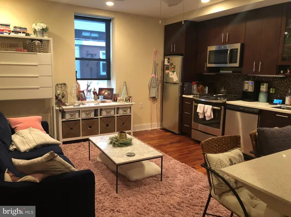 131 S 13th St APT 3R, Philadelphia, PA 19107
