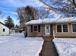 518 8th St N #B, Hudson, WI 54016