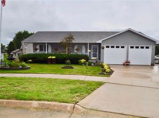 403 E 7th St S, Newton, IA 50208
